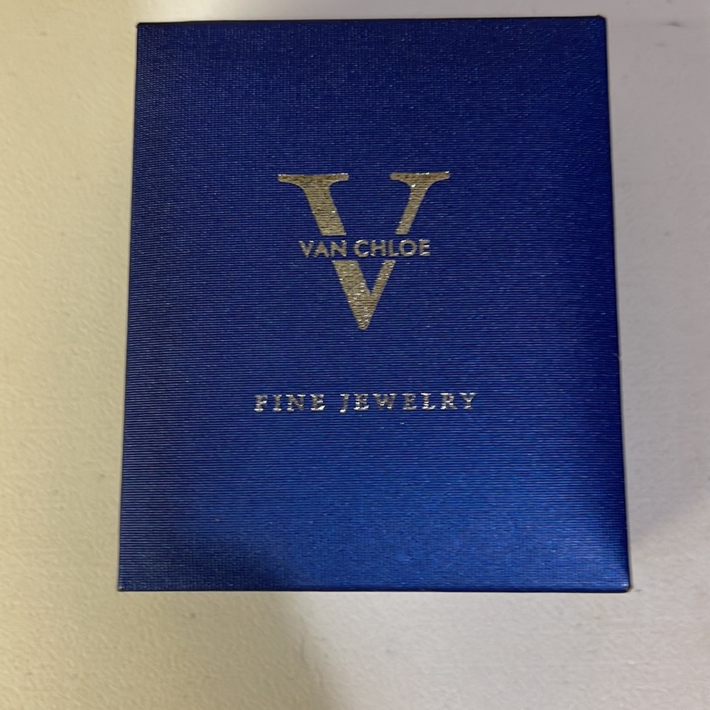 BNIB Silver Infinity Necklace 18” chain - Picture 3 of 3